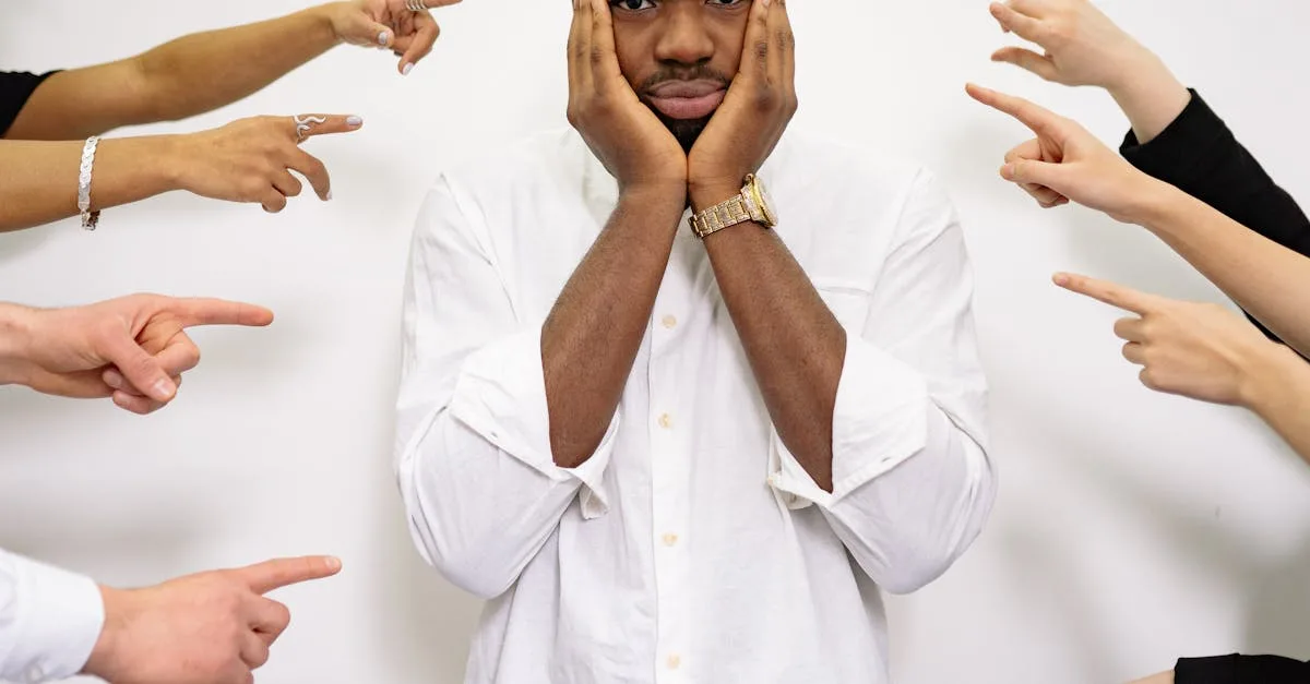 découvrez l'american bully xxl, une race impressionnante alliant puissance et douceur. avec son physique musclé et son tempérament équilibré, ce compagnon fidèle est idéal pour les familles et les amateurs de chiens. apprenez-en plus sur ses caractéristiques, son éducation et ses besoins spécifiques.